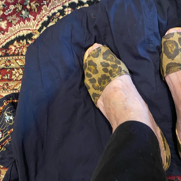 Sandals by Unisa size 9  leopard print leather dole  fabric upper - Picture 5 of 5